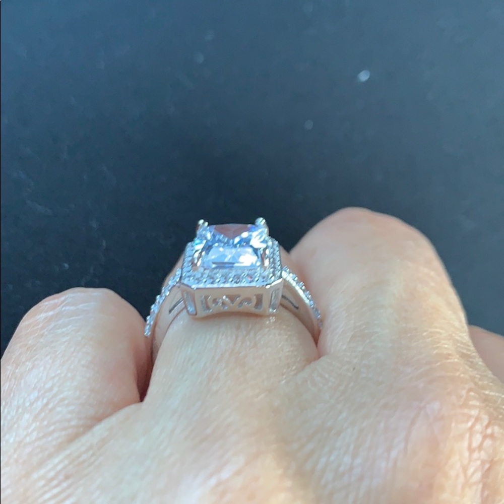 3ct Emerald shape Engagement Ring size 7 - Picture 7 of 10